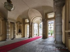 Prestigious Apartment in an Exclusive Historical Building - 19