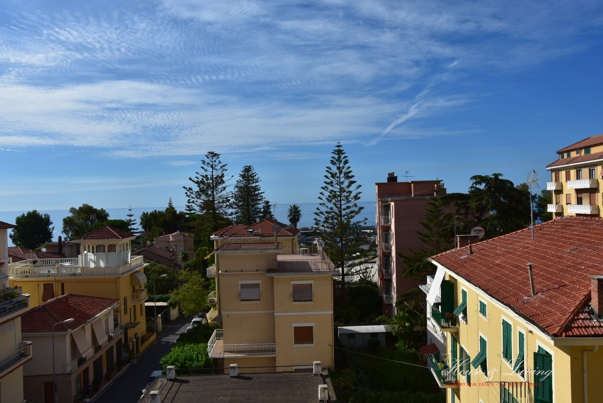 sanremo vendita quart: sanremo house  and  living