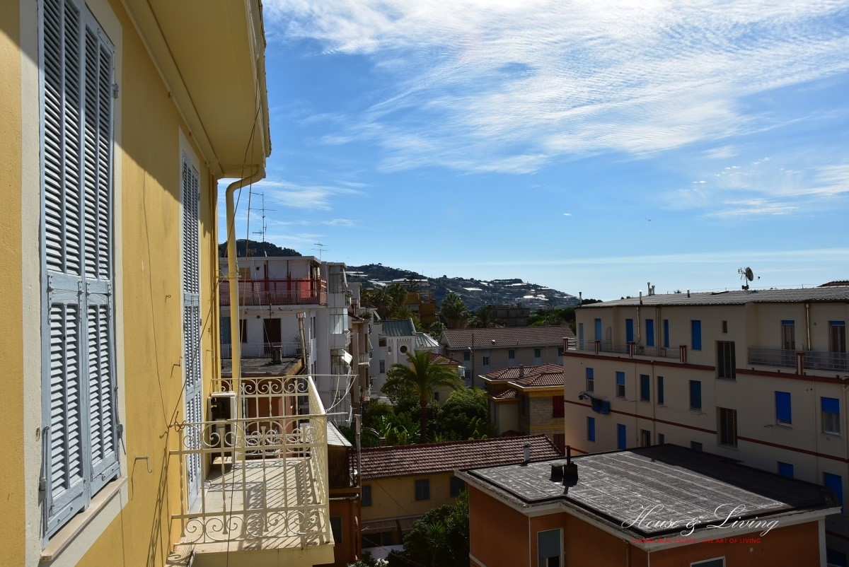 Appartamento SANREMO vendita  Sanremo  House  and  Living